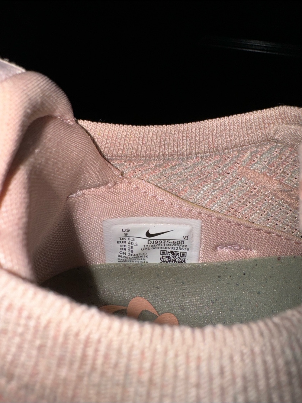 Nike Women’s Pink Flyknit Air VaporMax Sneakers - Picture 9 of 9